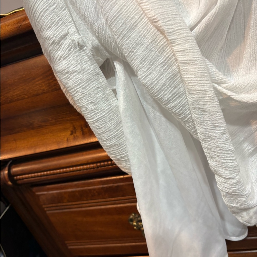 Maxi dress cream color with pretty embroidery lined. Size large - Picture 6 of 6